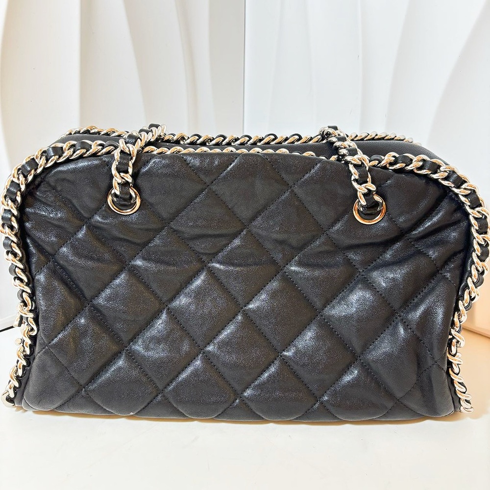 Chanel Black Quilted Leather Tote Bag with Chain Details - Picture 2 of 11